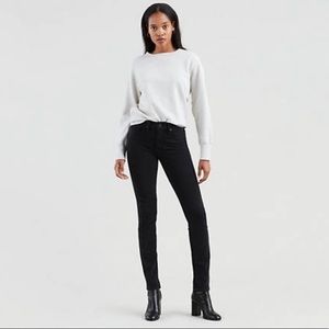 Levi’s | 311 Shaping Skinny